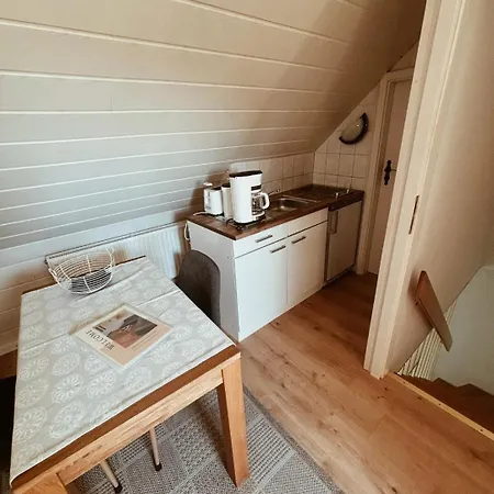 Appartment, Auf Διαμέρισμα Φέμαρν